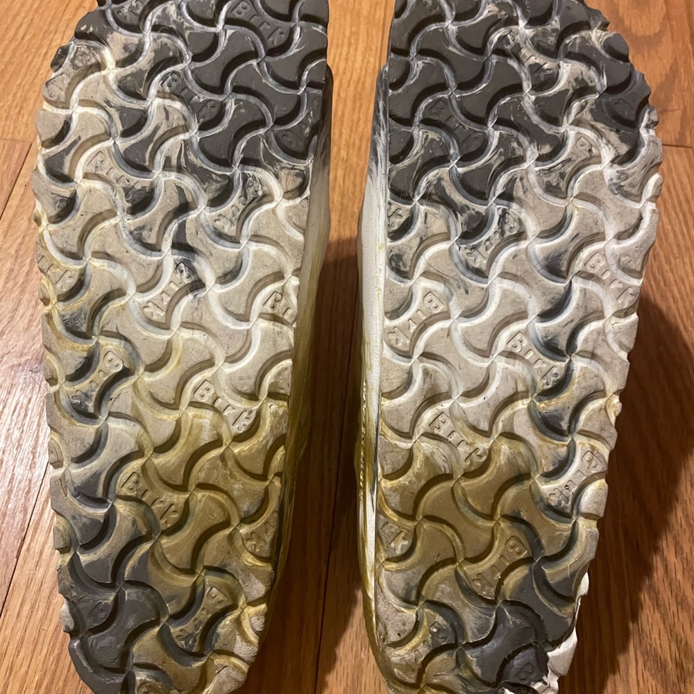Birkenstock White, Silver Gray and Gold Buckle Sandals - Picture 5 of 7